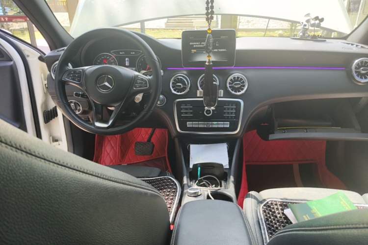 Used Mercedes-Benz A-Class 2016 A 200 Dynamic Edition Center Console