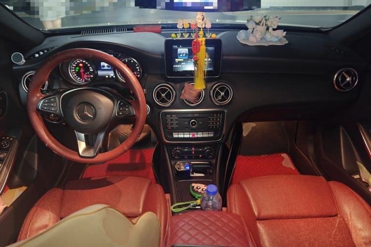 Used Mercedes-Benz A-Class 2016 A 200 Fashion Model Center Console