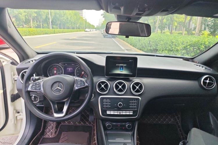 Used Mercedes-Benz A-Class 2016 A 180 Center Console
