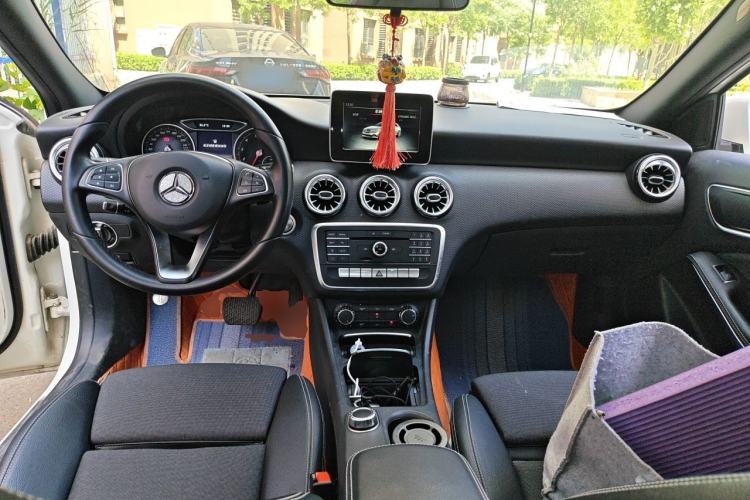 Used Mercedes-Benz A-Class 2016 A 200 Dynamic Edition Center Console