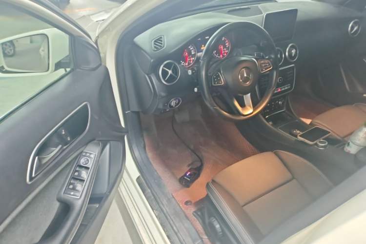Used Mercedes-Benz A-Class 2016 A 200 Dynamic Edition Driver Seat