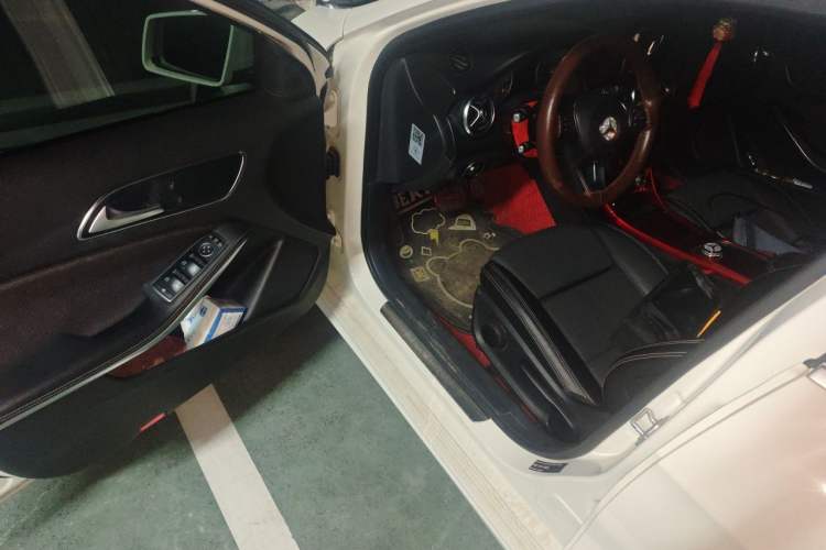 Used Mercedes-Benz A-Class 2016 A 200 Dynamic Edition Driver Seat