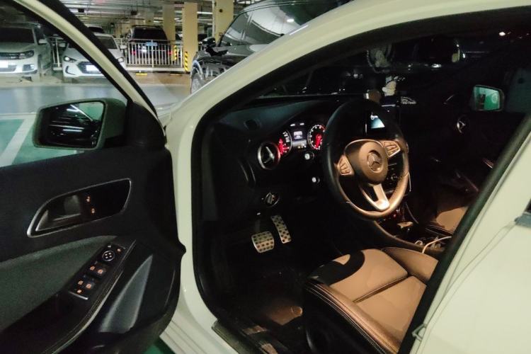 Used Mercedes-Benz A-Class 2016 A 200 Dynamic Edition Driver Seat