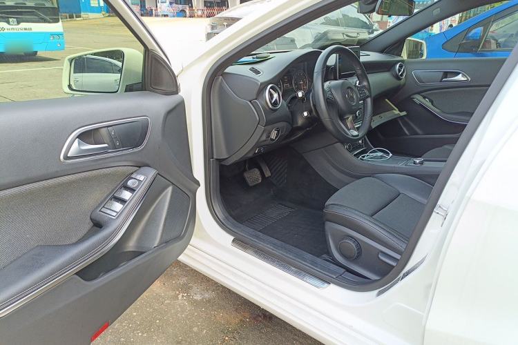 Used Mercedes-Benz A-Class 2016 A 200 Dynamic Edition Driver Seat