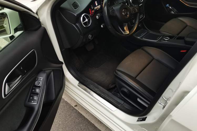 Used Mercedes-Benz A-Class 2016 A 200 Dynamic Edition Driver Seat