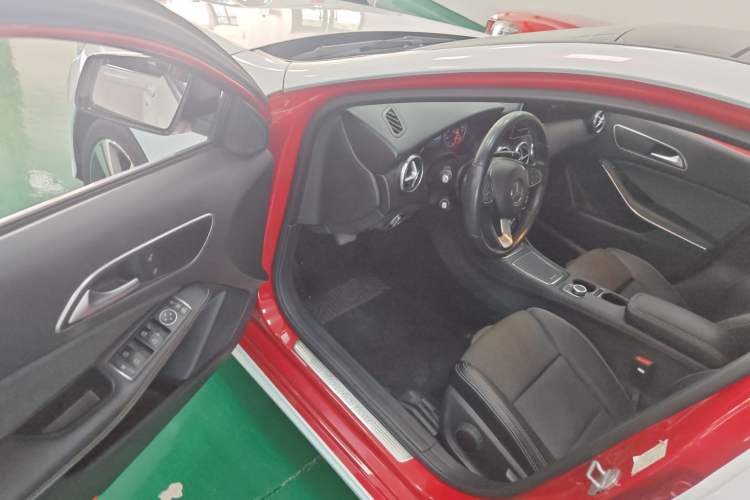 Used Mercedes-Benz A-Class 2016 A 200 Dynamic Edition Driver Seat