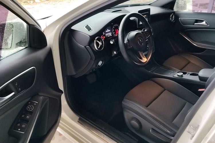 Used Mercedes-Benz A-Class 2016 A 200 Dynamic Edition Driver Seat