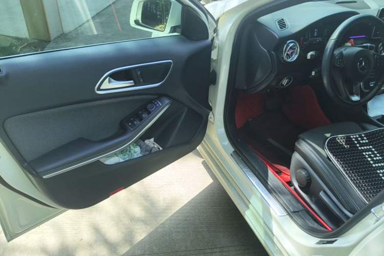 Used Mercedes-Benz A-Class 2016 A 200 Dynamic Edition Driver Seat