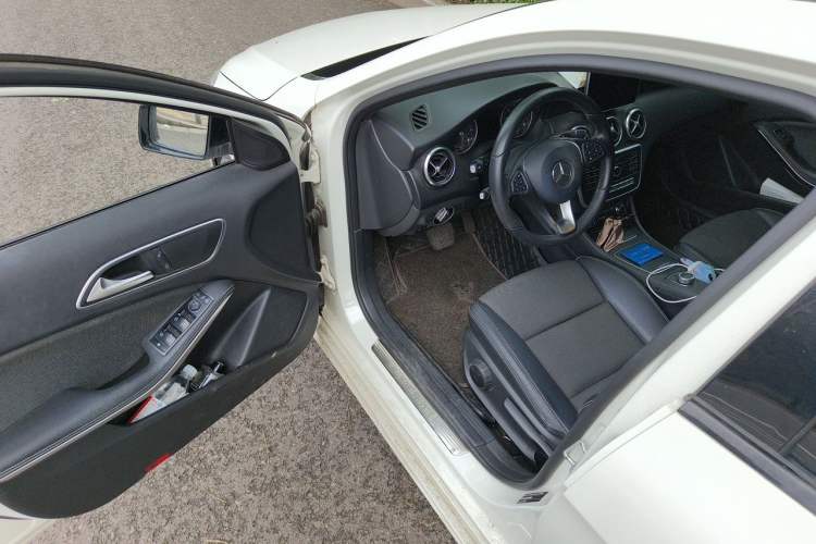 Used Mercedes-Benz A-Class 2016 A 200 Dynamic Edition Driver Seat