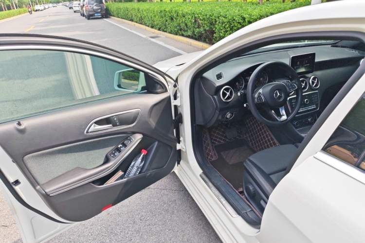 Used Mercedes-Benz A-Class 2016 A 180 Driver Seat