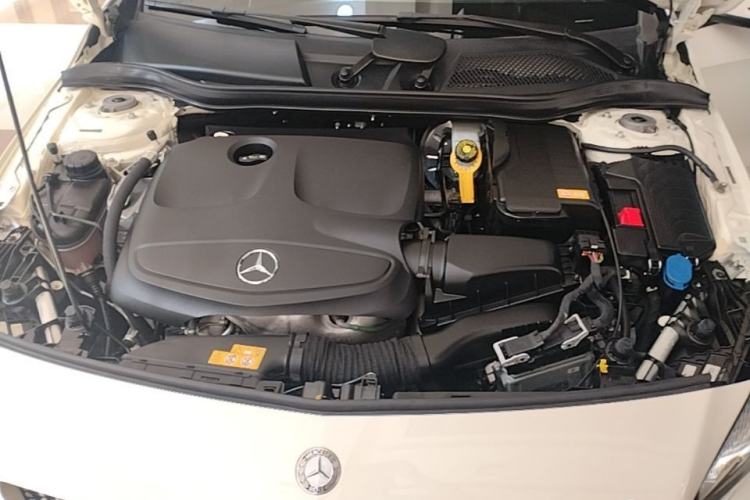 Used Mercedes-Benz A-Class 2016 A 200 Fashion Model Engine Bay