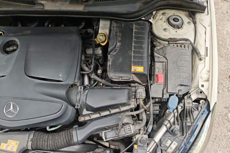 Used Mercedes-Benz A-Class 2016 A 200 Fashion Model Engine Bay Left