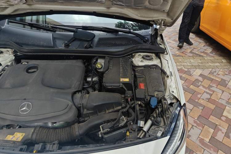 Used Mercedes-Benz A-Class 2016 A 200 Fashion Model Engine Bay Left
