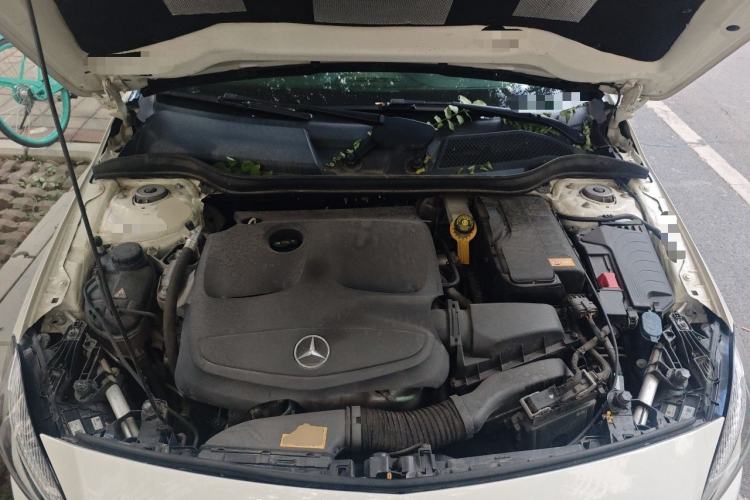 Used Mercedes-Benz A-Class 2016 A 200 Fashion Model Engine Bay