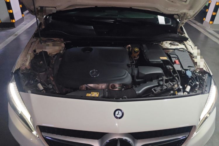 Used Mercedes-Benz A-Class 2016 A 200 Fashion Model Engine Bay
