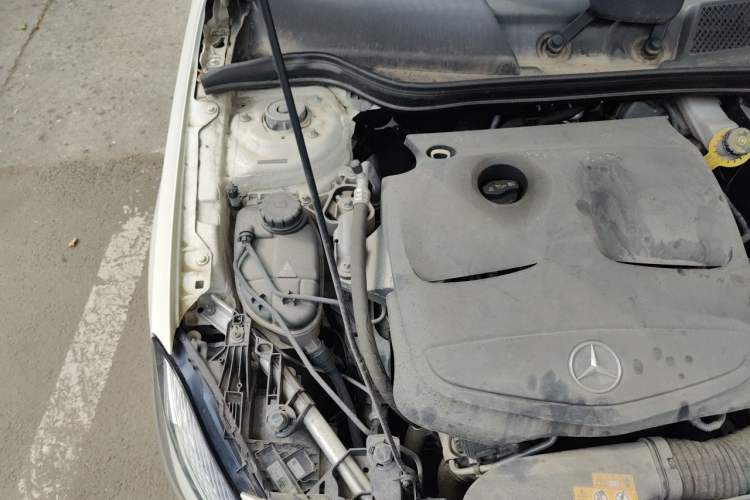 Used Mercedes-Benz A-Class 2016 A 200 Dynamic Edition Engine Bay Right