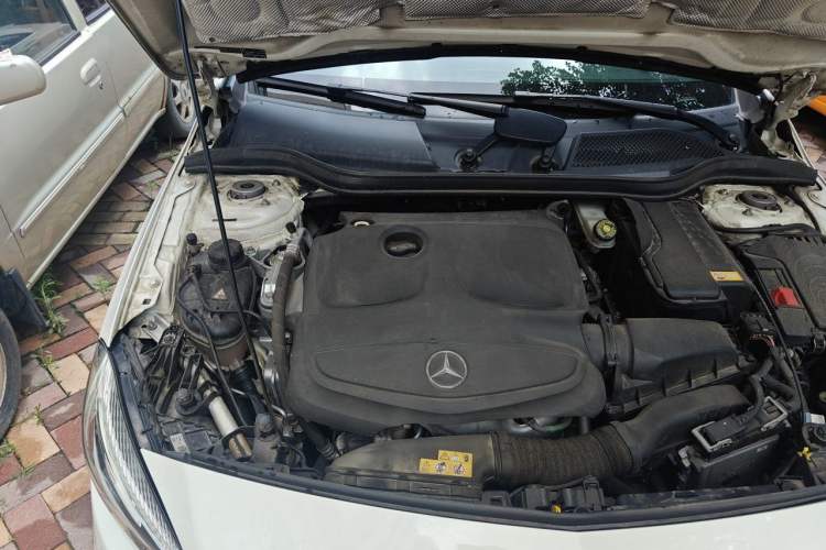 Used Mercedes-Benz A-Class 2016 A 200 Fashion Model Engine Bay Right