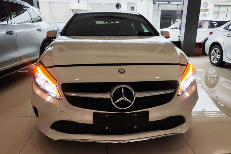 Used Mercedes-Benz A-Class 2016 A 200 Fashion Model Exterior 1