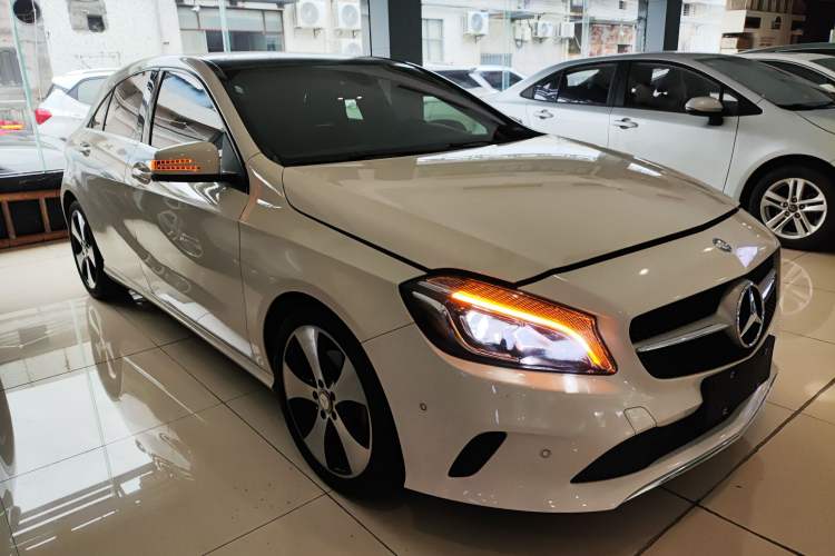Used Mercedes-Benz A-Class 2016 A 200 Fashion Model Exterior 2