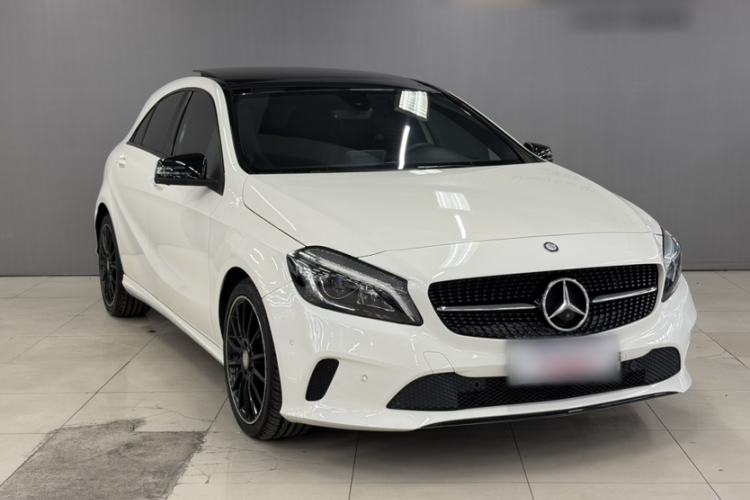 Used Mercedes-Benz A-Class 2016 A 200 Fashion Model Exterior 2