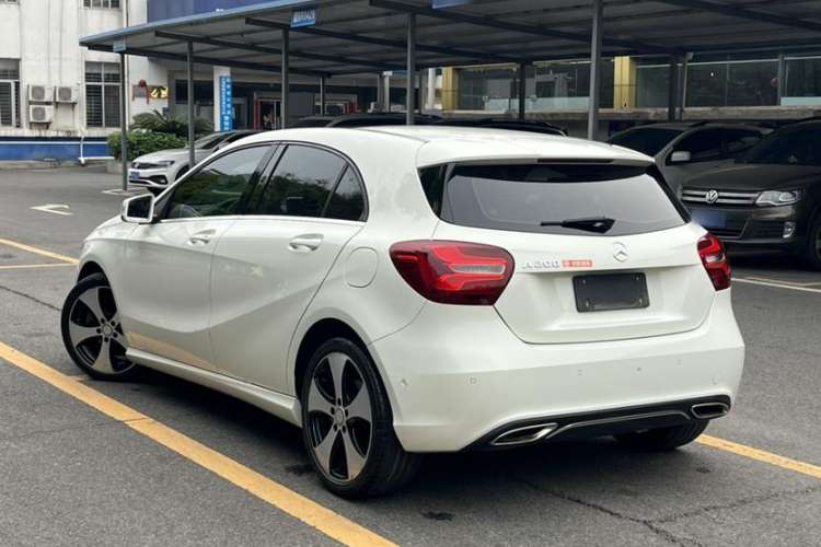 Used Mercedes-Benz A-Class 2016 A 200 Fashion Model Exterior 3