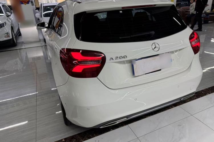 Used Mercedes-Benz A-Class 2016 A 200 Fashion Model Exterior 4