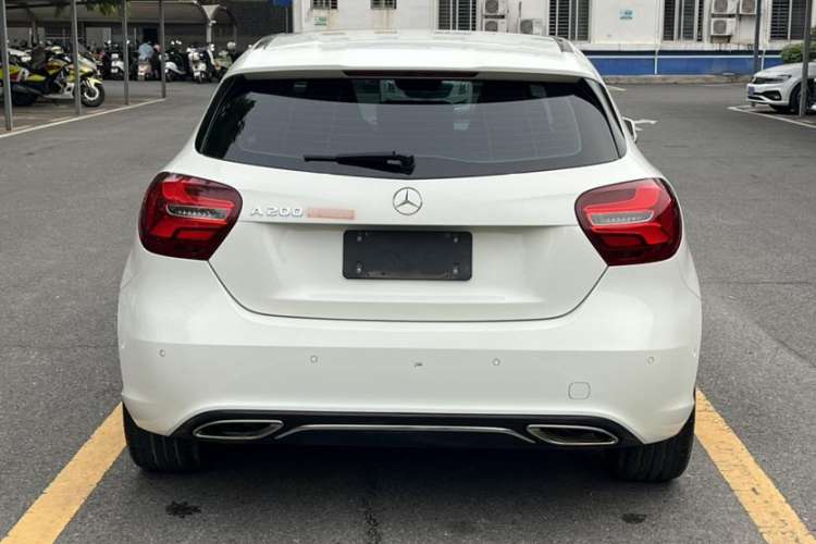 Used Mercedes-Benz A-Class 2016 A 200 Fashion Model Exterior 4