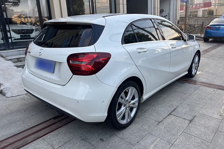 Used Mercedes-Benz A-Class 2016 A 200 Dynamic Edition Exterior 5