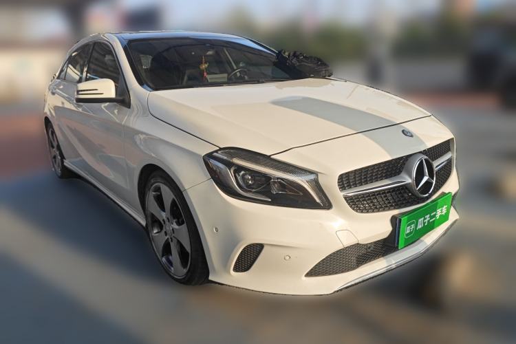Used Mercedes-Benz A-Class 2016 A 200 Fashion Model Front Right 45 Deg