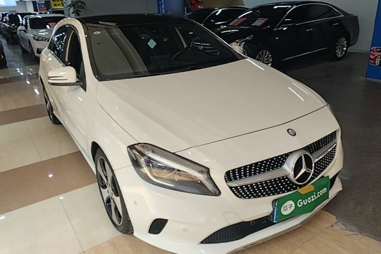 Used Mercedes-Benz A-Class 2016 A 200 Fashion Model Front Right 45 Deg