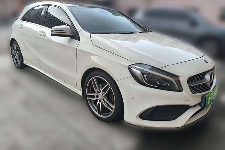 Used Mercedes-Benz A-Class 2016 A 200 Sport model Front Right 45 Deg