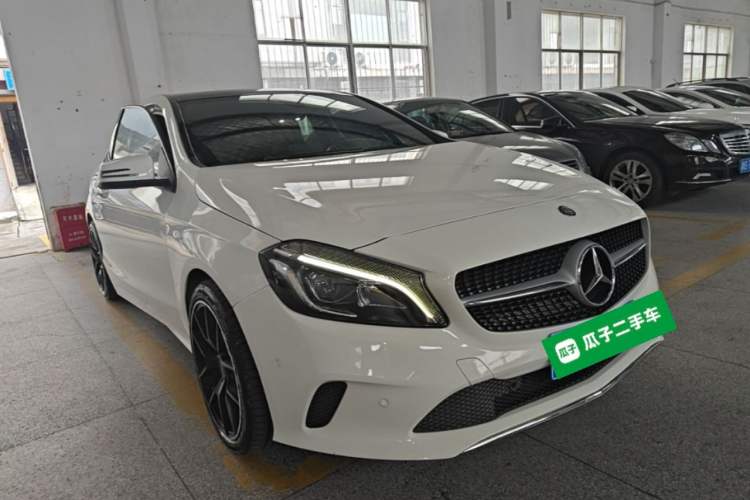 Used Mercedes-Benz A-Class 2016 A 200 Fashion Model Front Right 45 Deg