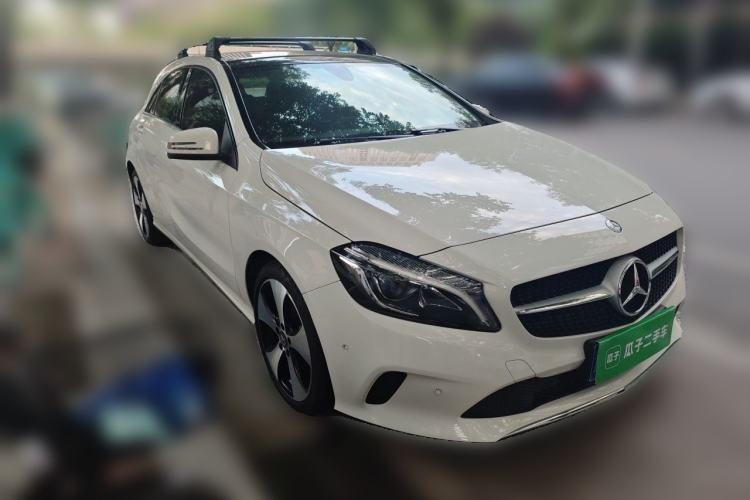 Used Mercedes-Benz A-Class 2016 A 200 Fashion Model Front Right 45 Deg