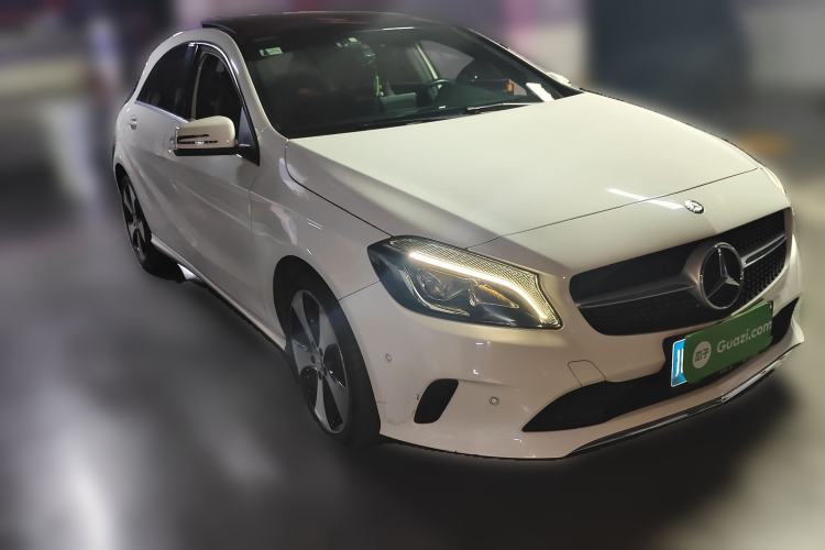 Used Mercedes-Benz A-Class 2016 A 200 Fashion Model Front Right 45 Deg