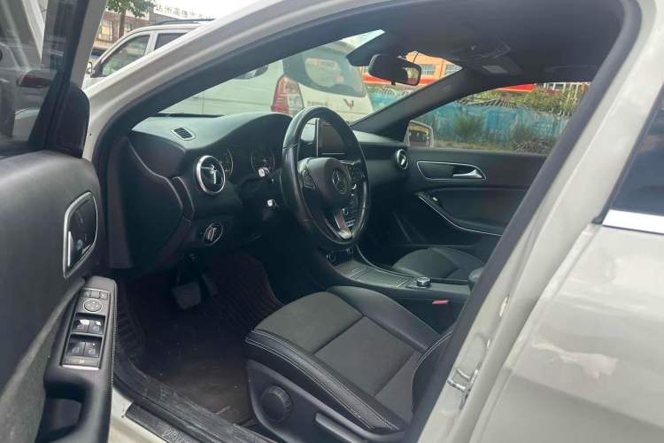 Used Mercedes-Benz A-Class 2016 A 200 Dynamic Edition Interior 1