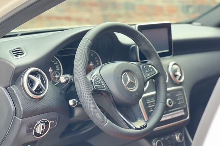 Used Mercedes-Benz A-Class 2016 A 180 Interior 1