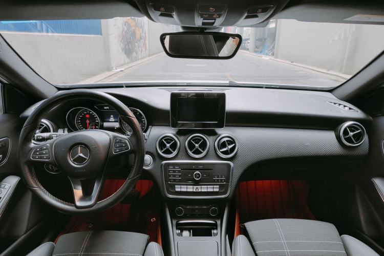 Used Mercedes-Benz A-Class 2016 A 200 Fashion Model Interior 1