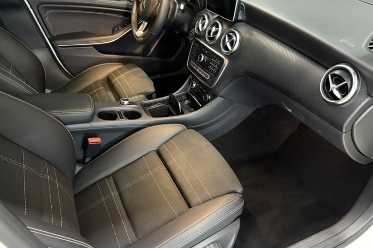 Used Mercedes-Benz A-Class 2016 A 200 Fashion Model Interior 11