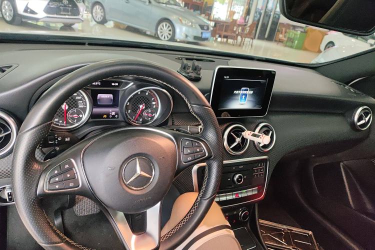 Used Mercedes-Benz A-Class 2016 A 200 Fashion Model Interior 2
