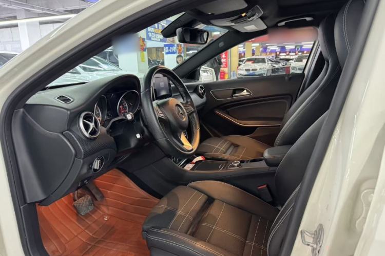 Used Mercedes-Benz A-Class 2016 A 200 Fashion Model Interior 2