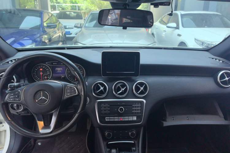 Used Mercedes-Benz A-Class 2016 A 200 Dynamic Edition Interior 3