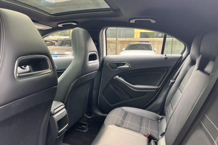 Used Mercedes-Benz A-Class 2016 A 200 Fashion Model Interior 3