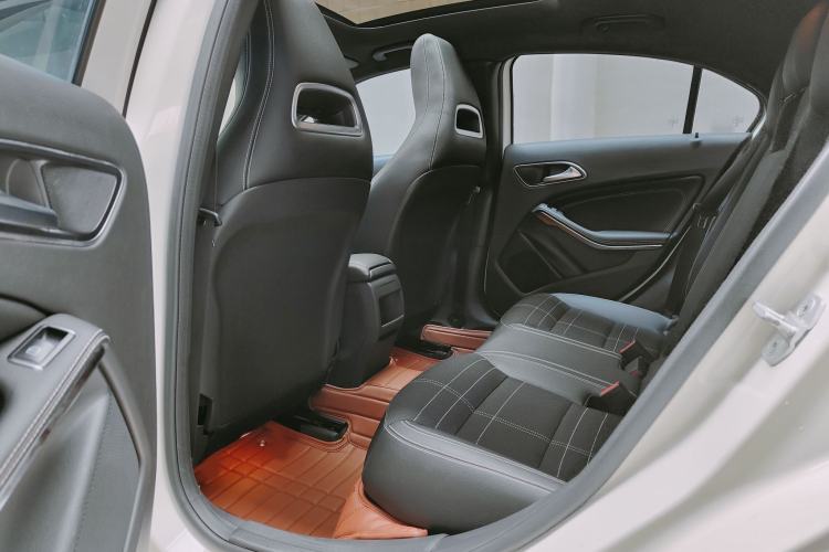 Used Mercedes-Benz A-Class 2016 A 200 Fashion Model Interior 3