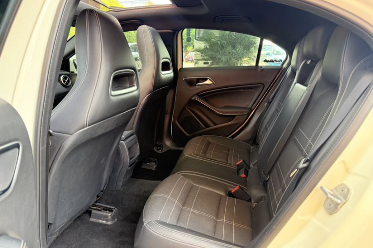 Used Mercedes-Benz A-Class 2016 A 200 Fashion Model Interior 4