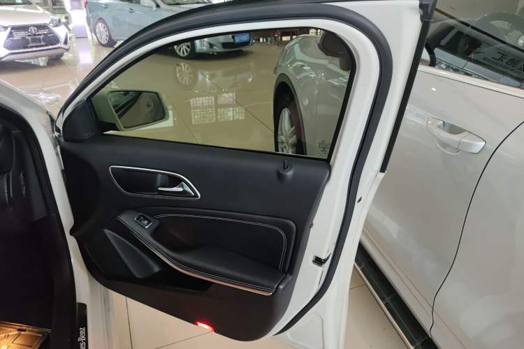 Used Mercedes-Benz A-Class 2016 A 200 Fashion Model Interior 5
