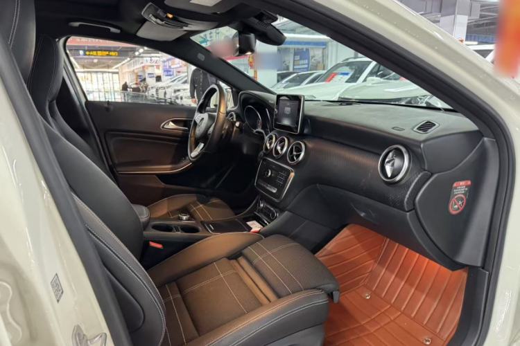 Used Mercedes-Benz A-Class 2016 A 200 Fashion Model Interior 5