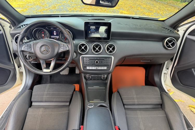 Used Mercedes-Benz A-Class 2016 A 200 Fashion Model Interior 5