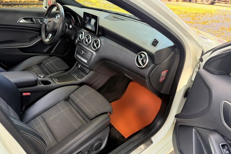 Used Mercedes-Benz A-Class 2016 A 200 Fashion Model Interior 6