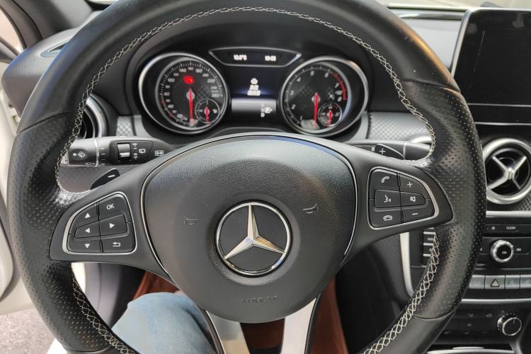 Used Mercedes-Benz A-Class 2016 A 200 Fashion Model Interior 6