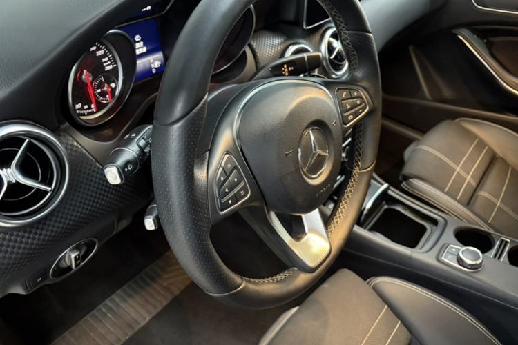 Used Mercedes-Benz A-Class 2016 A 200 Fashion Model Interior 7
